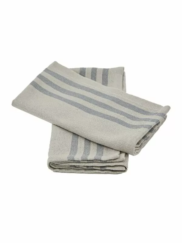 Productfoto van 2 opgevouwen linnenlook servetten met 3 blauwe horizontale strepen