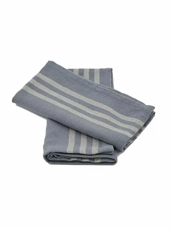 Productfoto van opgevouwen blauwe linnenlook servetten met 3 beige strepen
