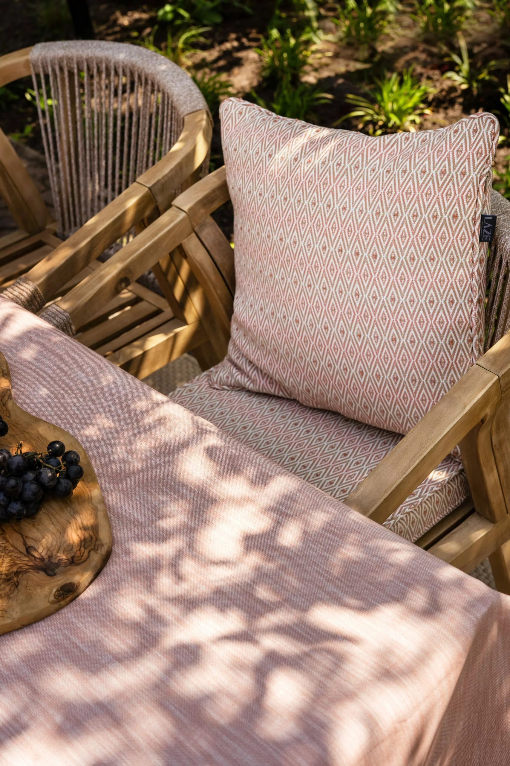 LAZE outdoor decorative cushion 'diamond' blush
