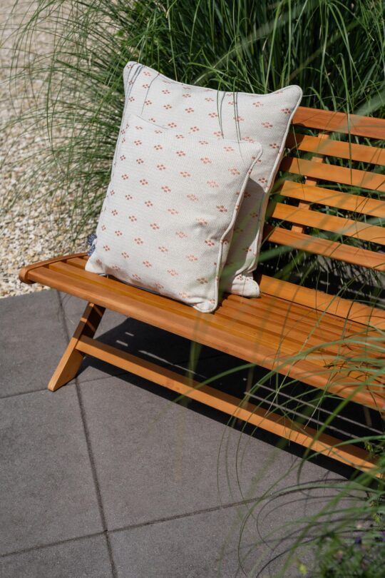 LAZE outdoor decorative cushion clover blush
