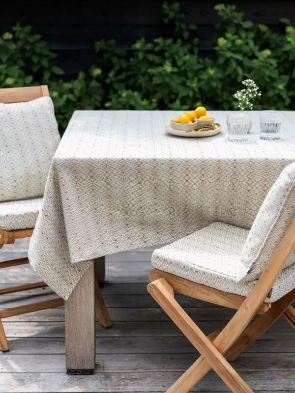 LAZE outdoor tablecloth diamond beige and matching cushions
