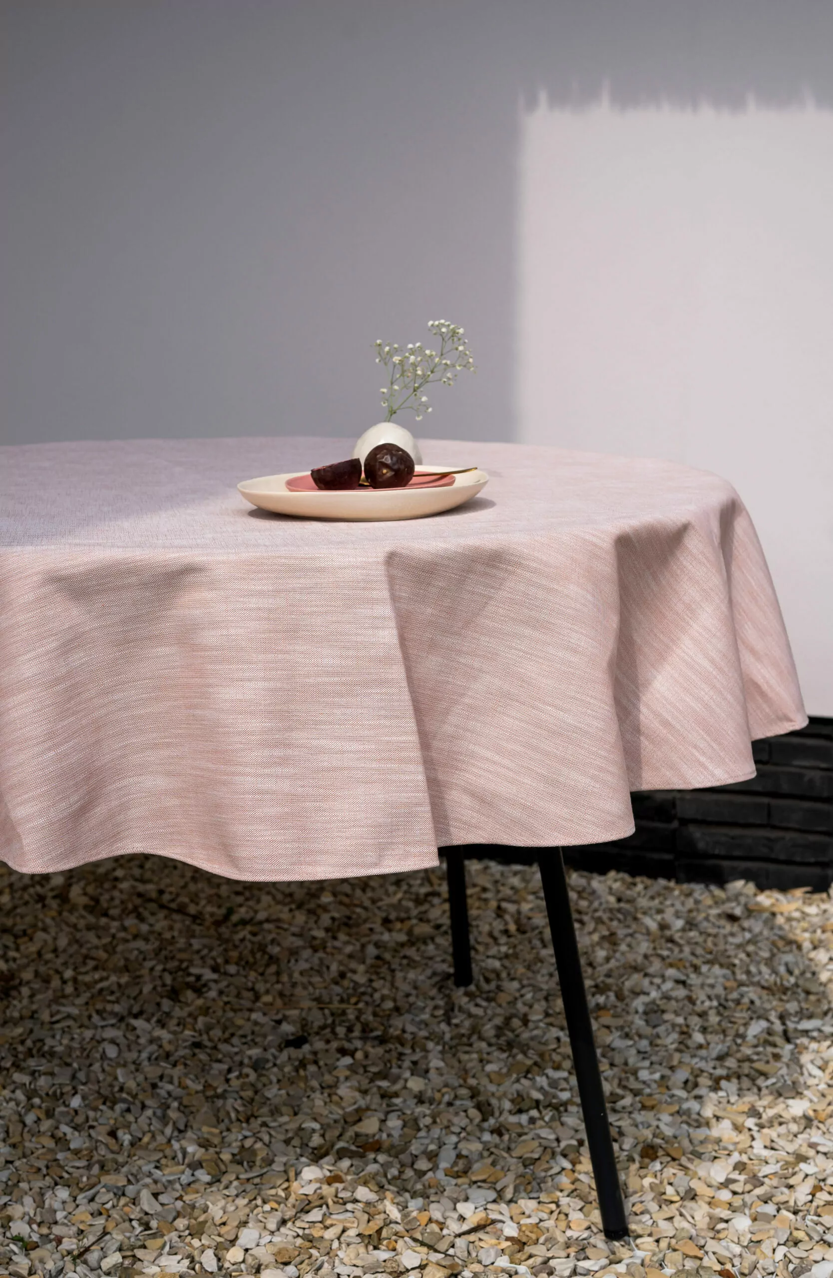 LAZE round outdoor tablecloth ‘Misty’ blush – 165 cmm