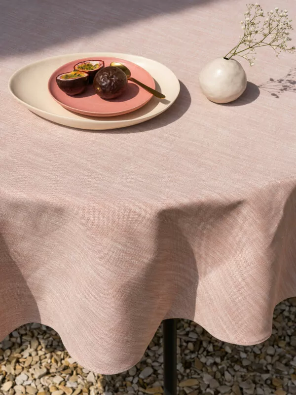LAZE round outdoor tablecloth ‘Misty’ blush – 165 cmm