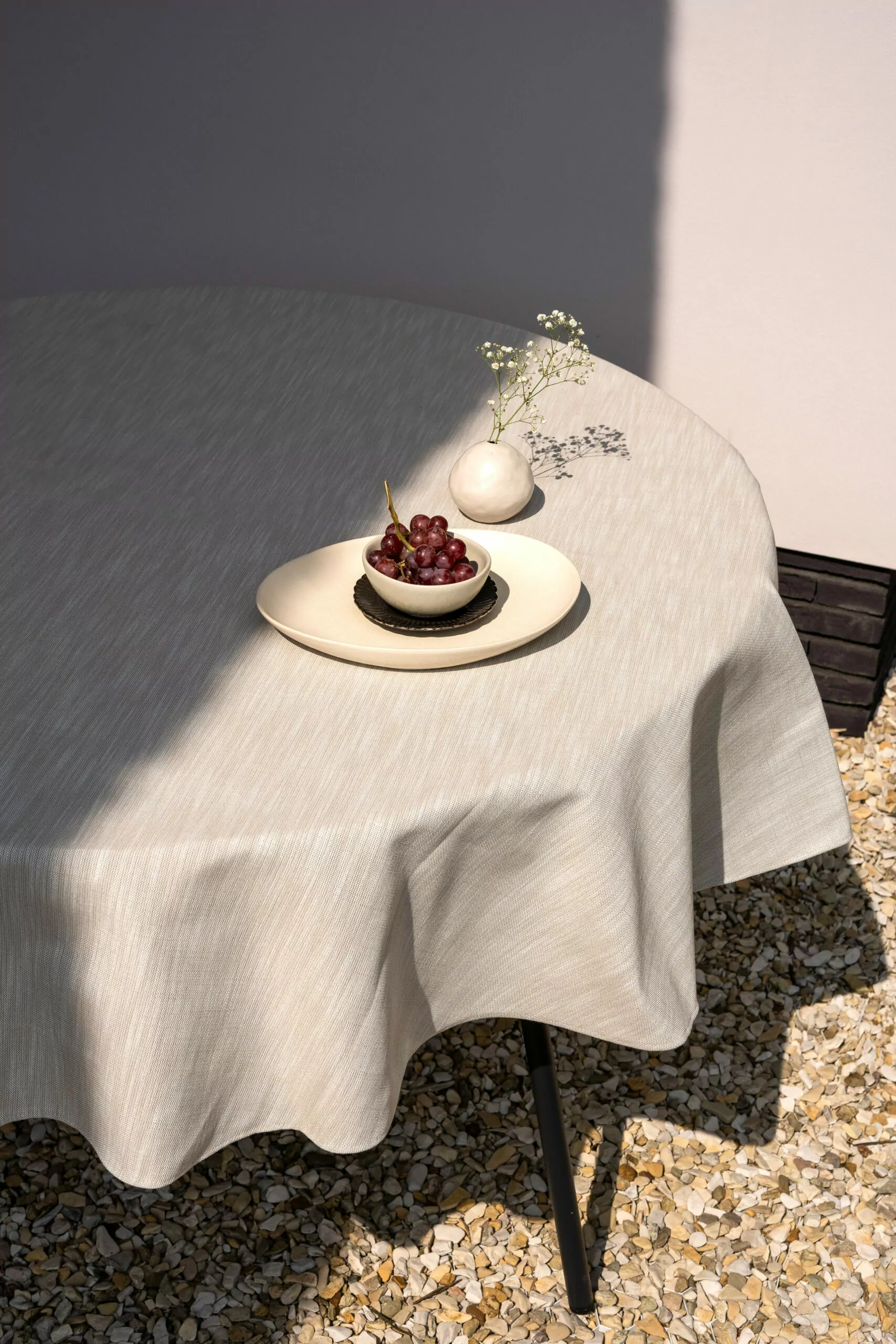 LAZE round outdoor tablecloth ‘Misty’ beige – 165 cmm