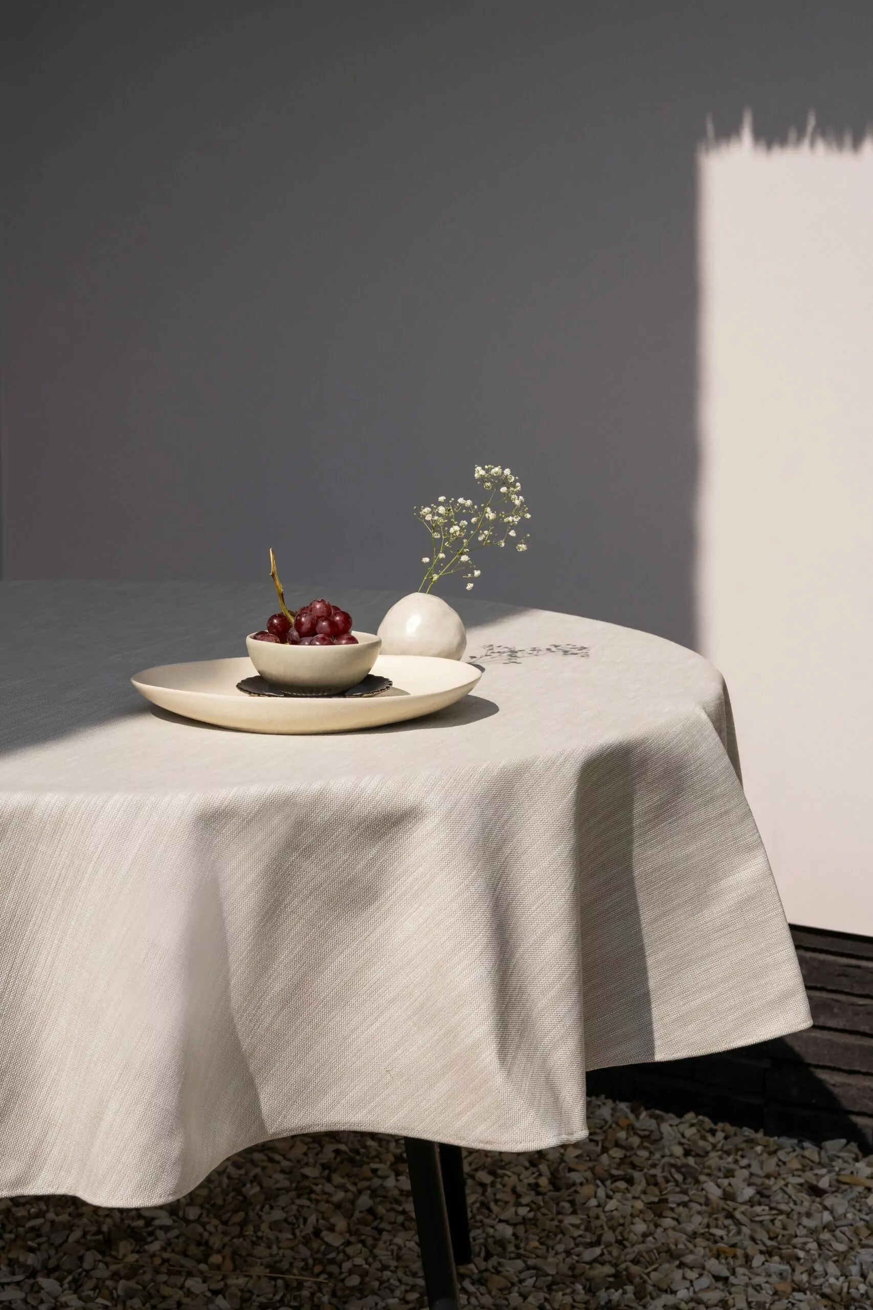 LAZE round outdoor tablecloth ‘Misty’ beige – 165 cmm