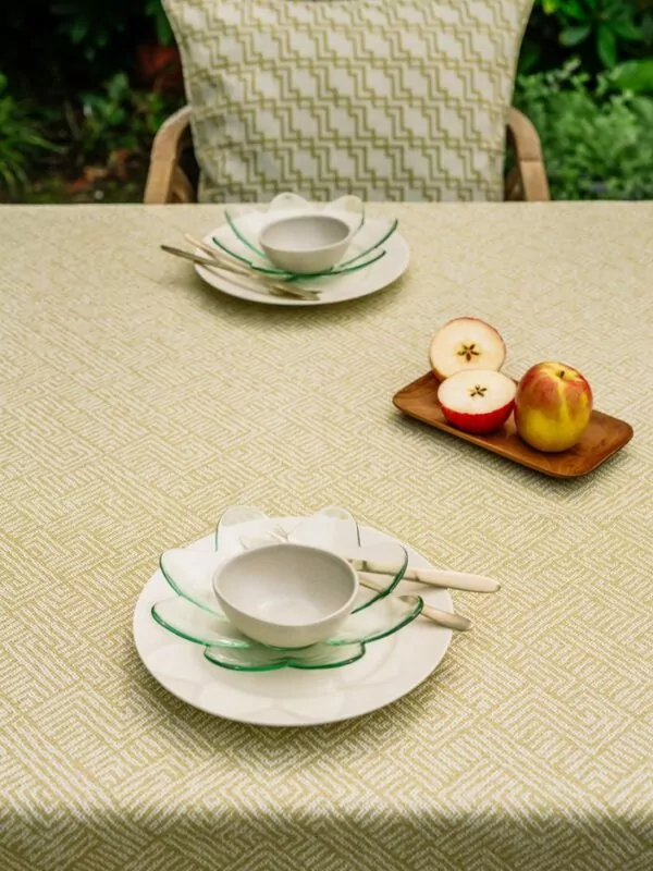 LAZE green tablecloth in Maze pattern