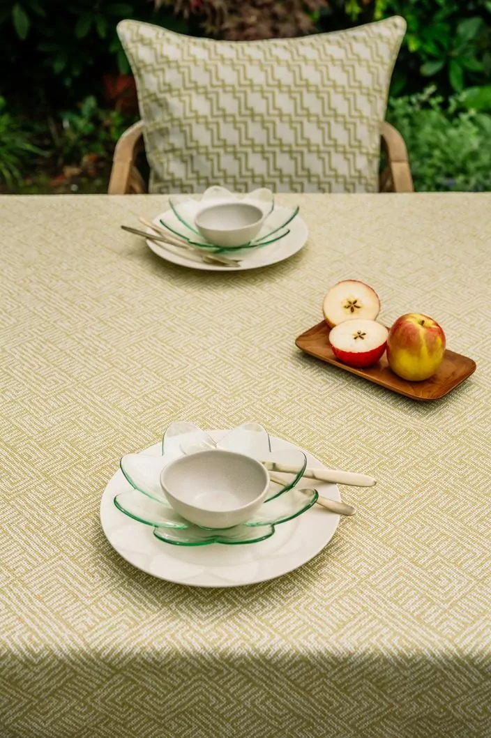 LAZE green tablecloth in Maze pattern