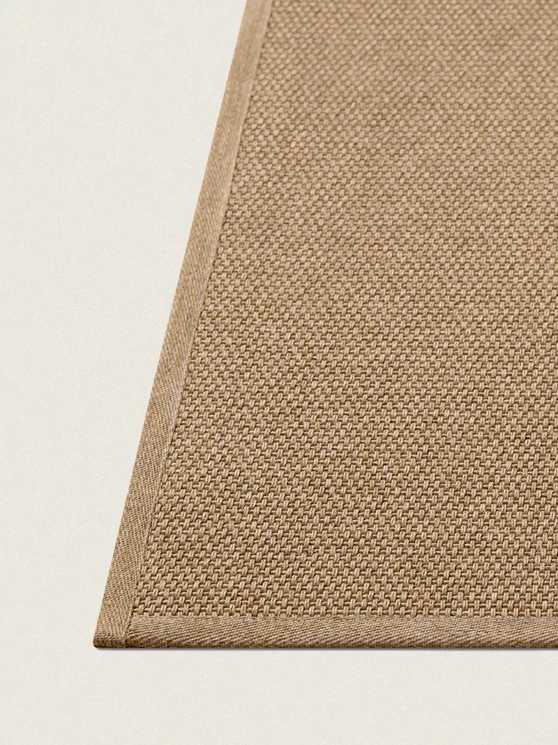 Fijn geweven buiten vloerkleed in het bruin