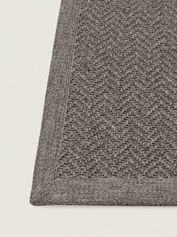 Fijn geweven buiten vloerkleed met zigzag patroon donkerbruin